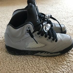 Jordan Retro Cracked Leather Sneaker